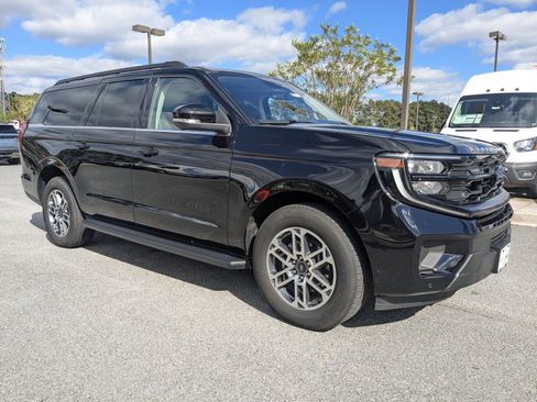 Certified 2025 Ford Expedition Max Active image 3