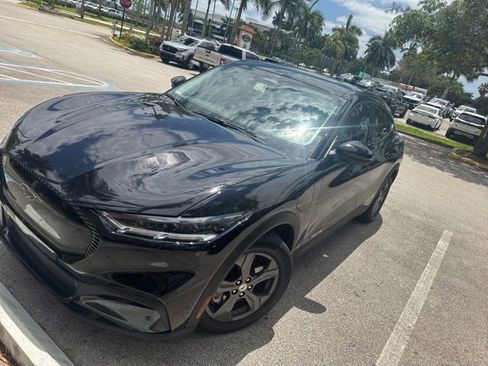Used 2022 Ford Mustang Mach-E Select image 1