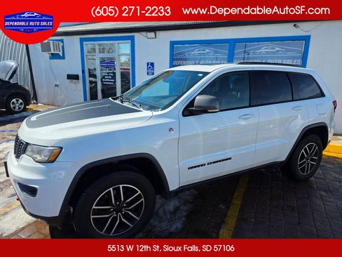 Used 2020 Jeep Grand Cherokee Trailhawk AWD/4WD image 1