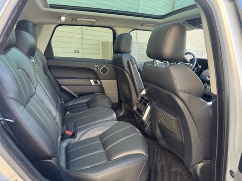 Used 2017 Land Rover Range Rover Sport SE image 29