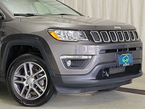 Used 2020 Jeep Compass Latitude AWD/4WD image 6