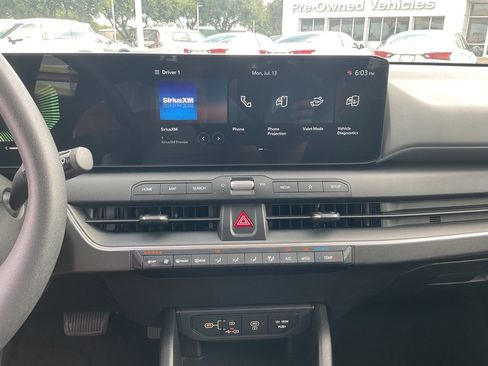Used 2025 Kia K4 FWD image 21