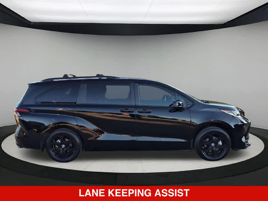 Used 2025 Toyota Sienna XLE Woodland Edition AWD/4WD image 8