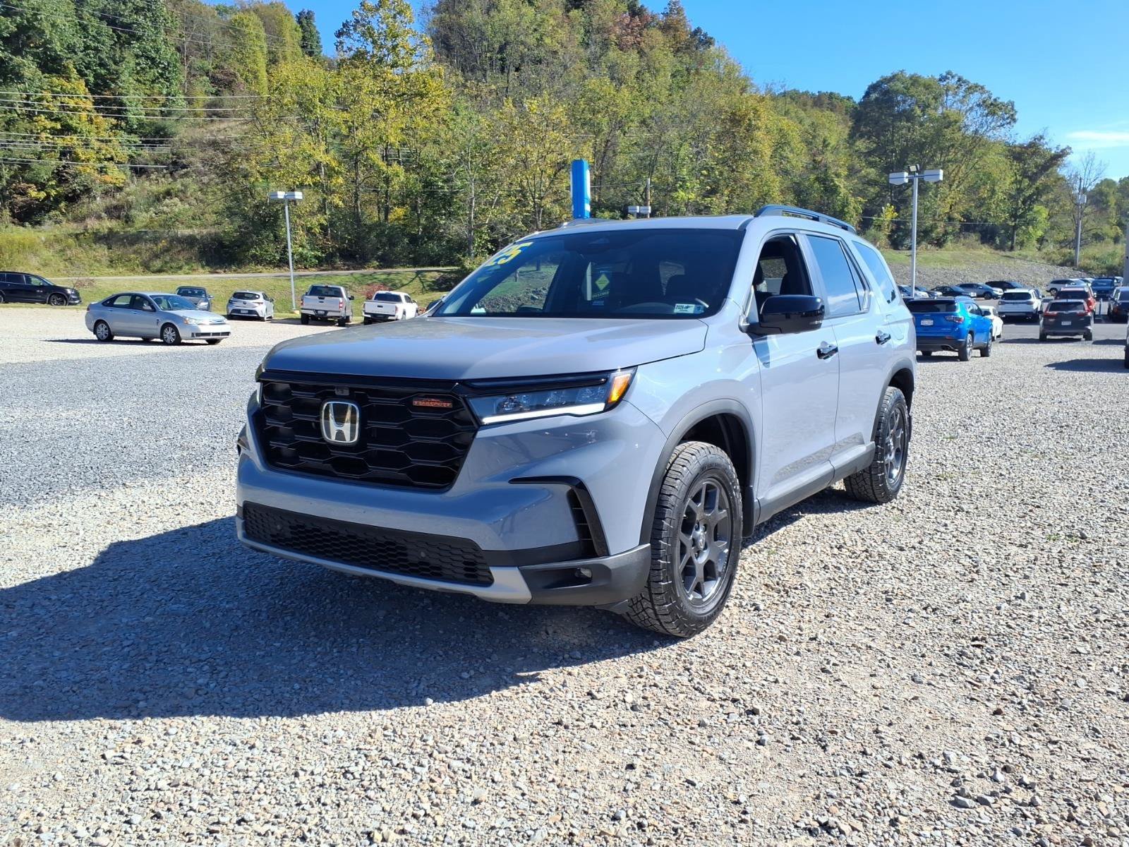Certified 2025 Honda Pilot TrailSport image 2