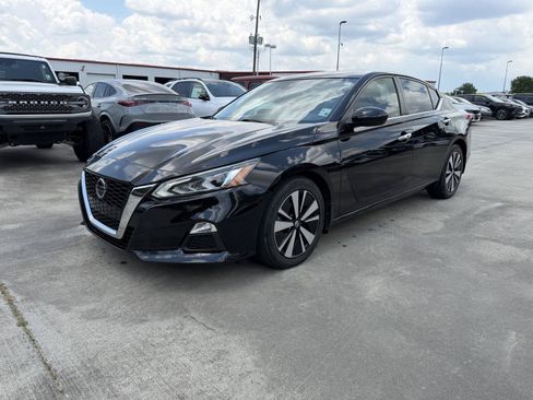 Used 2022 Nissan Altima 2.5 SV FWD image 3