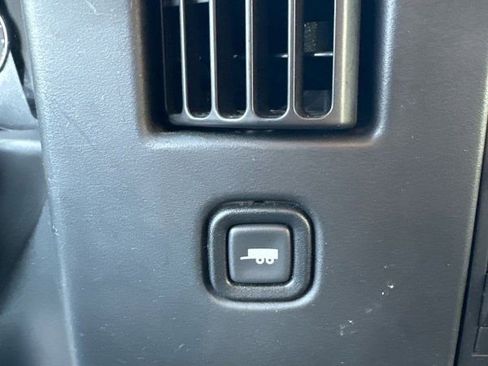 Used 2015 Chevrolet Express 3500 image 18