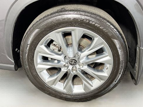 Used 2023 Toyota Highlander Limited AWD/4WD image 27