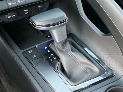 Certified 2025 Hyundai Elantra Sport image 21