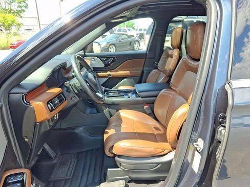 Used 2023 Lincoln Aviator Reserve w/ Equipment Group 201A AWD/4WD image 11