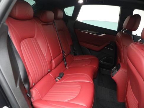 Certified 2023 Maserati Levante GT image 16