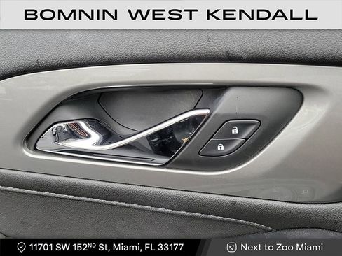 Used 2023 Chevrolet Traverse LT image 26