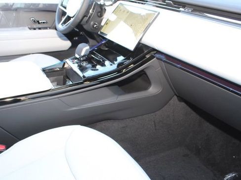 New 2026 Land Rover Range Rover Sport SE image 23