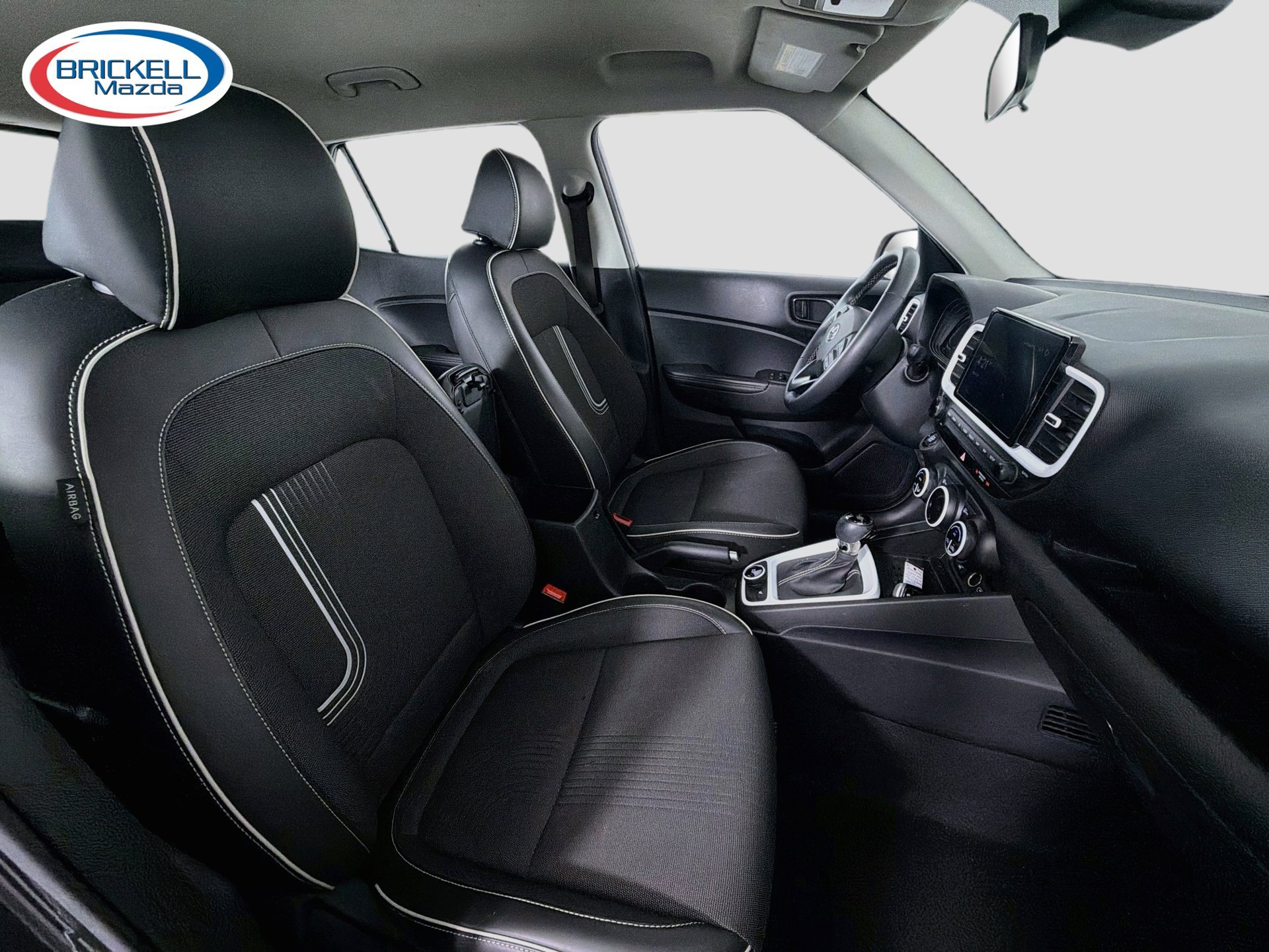 Used 2024 Hyundai Venue Limited FWD image 15