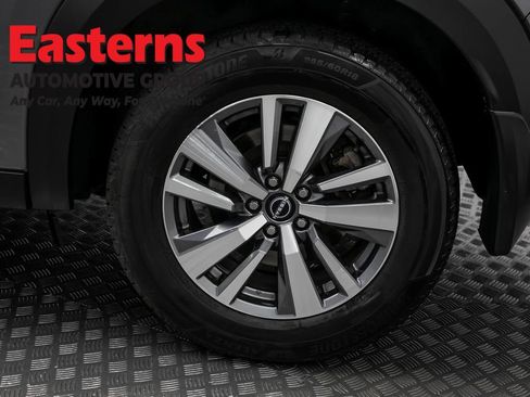 Used 2023 Nissan Pathfinder SL AWD/4WD image 33