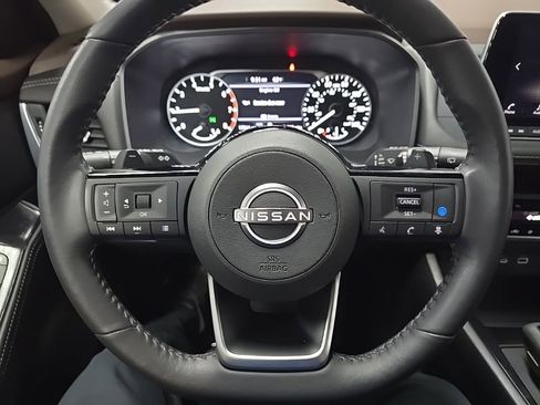 Used 2023 Nissan Rogue SV w/ SV Premium B Package image 18