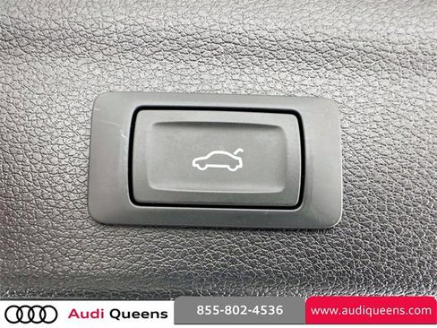 Certified 2022 Audi Q3 2.0T Premium image 11