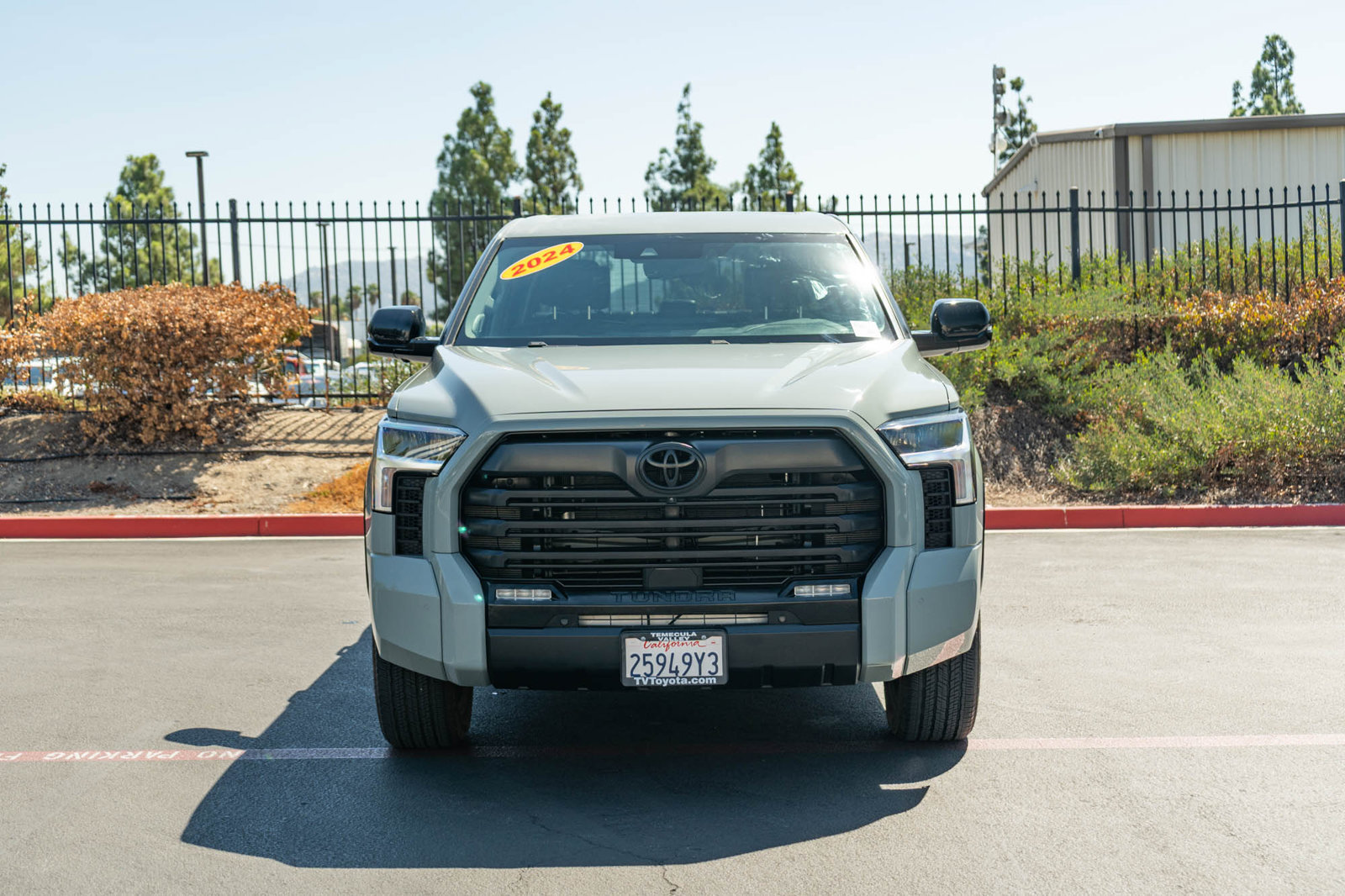 Used 2024 Toyota Tundra Limited AWD/4WD image 2