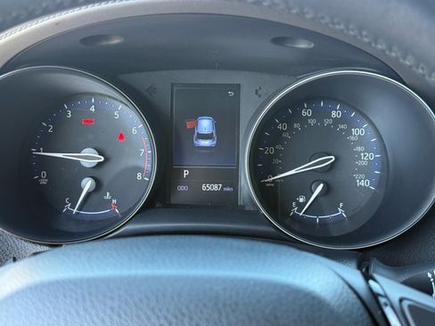 Used 2020 Toyota C-HR Limited image 19