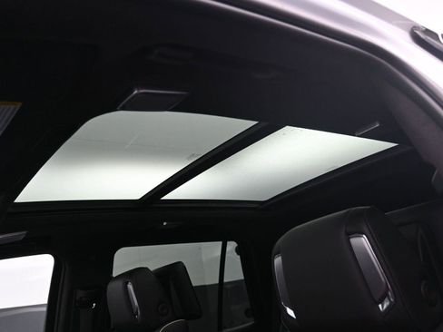 Used 2023 Cadillac Escalade Sport Platinum w/ LPO, ONYX Package image 38