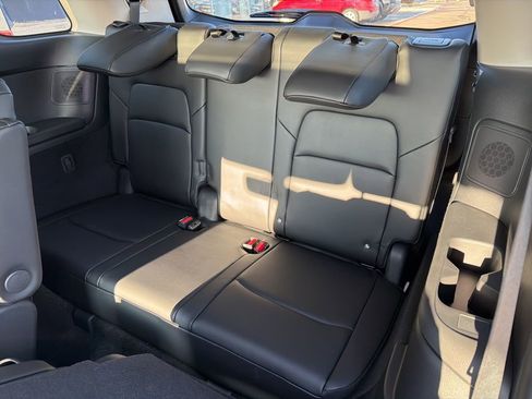 New 2026 Nissan Pathfinder SL w/ SL Premium Package FWD image 16