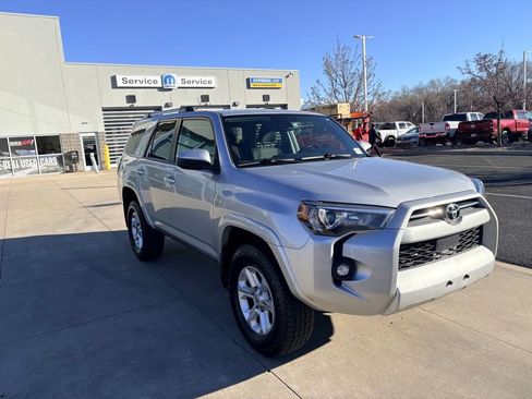 Used 2022 Toyota 4Runner SR5 image 2