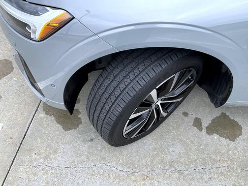 Used 2024 Volvo XC60 B5 Plus w/ Protection Package Premier AWD/4WD image 23