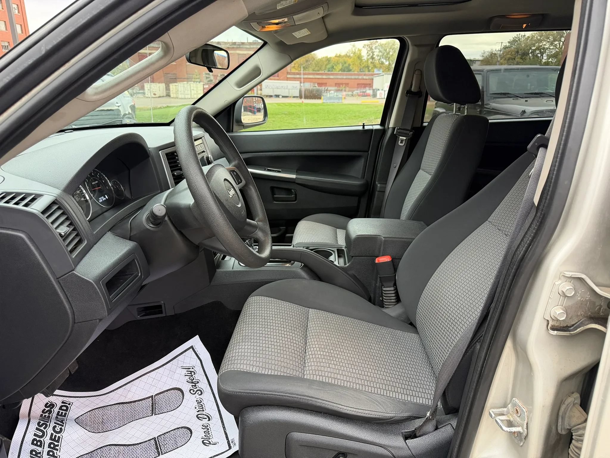 Used 2008 Jeep Grand Cherokee Laredo w/ Sun/Sound Group AWD/4WD image 15