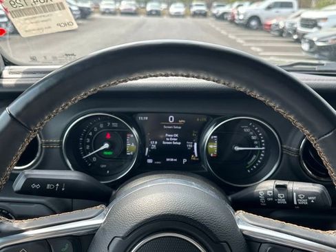 Used 2023 Jeep Wrangler Unlimited Sahara image 23