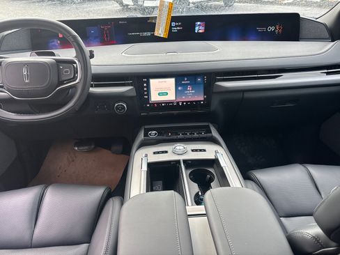 New 2026 Lincoln Navigator Reserve w/ Jet Appearance Package AWD/4WD image 29