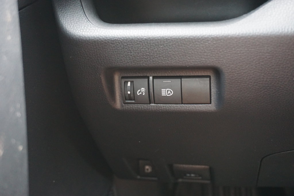 Used 2023 Toyota RAV4 LE AWD/4WD image 27