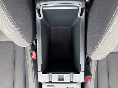 Used 2025 Subaru Crosstrek 2.0i Premium image 37