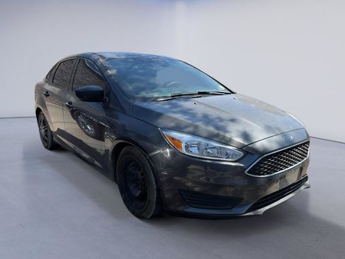Used 2018 Ford Focus S FWD image 3