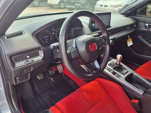 Used 2024 Honda Civic Type R image 10