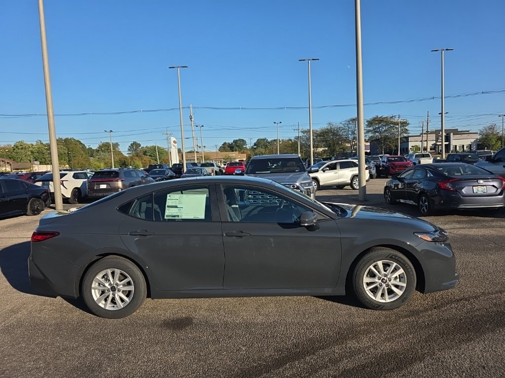 New 2027 Toyota Camry LE FWD image 5