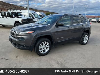 Used 2018 Jeep Cherokee Latitude Plus w/ Comfort/Convenience Group
