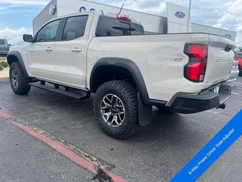 Used 2026 Chevrolet Colorado ZR2 w/ Technology Package AWD/4WD image 8