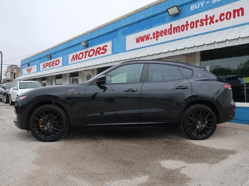 Used 2022 Maserati Levante GT AWD/4WD image 3