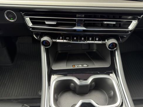 New 2026 Chevrolet Traverse LT image 14