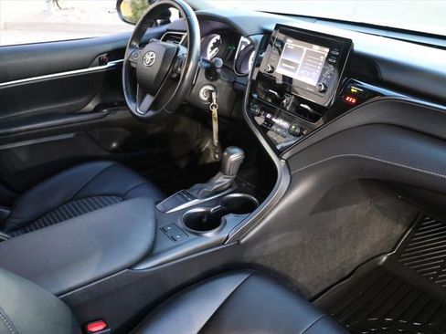 Used 2023 Toyota Camry SE image 11