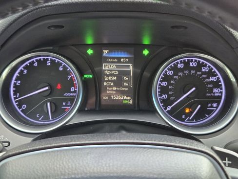 Used 2018 Toyota Camry SE w/ Convenience Package image 10