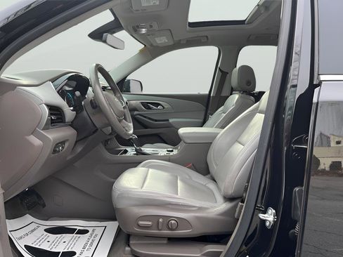 Used 2018 Chevrolet Traverse LT w/ LPO, 'HIT The Road' Package image 17