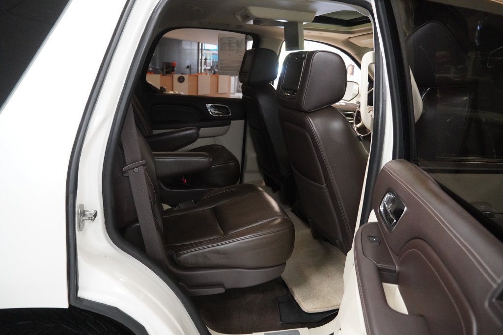 Certified 2014 Cadillac Escalade Platinum AWD/4WD image 26
