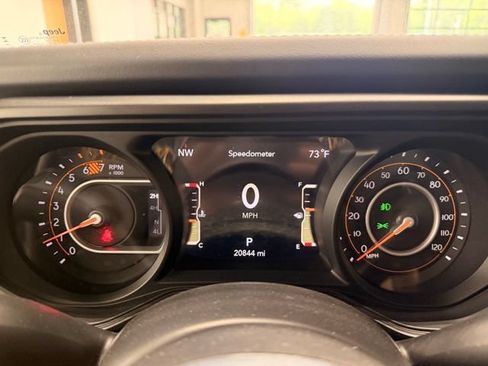 Used 2024 Jeep Wrangler Unlimited Sahara w/ Technology Group AWD/4WD image 27