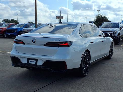Used 2023 BMW 740i RWD image 2
