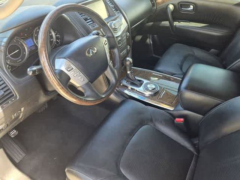 Used 2017 INFINITI QX80 2WD w/ Driver Assistance Package image 2