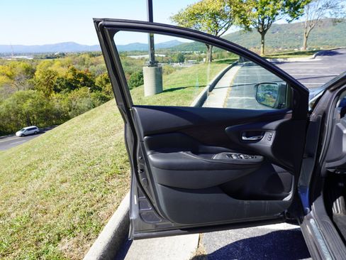 Used 2020 Nissan Murano Platinum w/ Cargo Package image 17