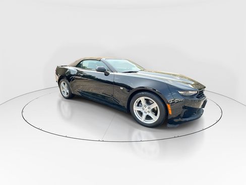 Used 2023 Chevrolet Camaro LT RWD image 2
