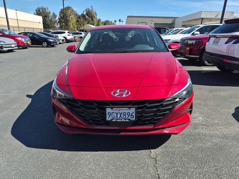 Used 2023 Hyundai Elantra SEL w/ Convenience Package image 2