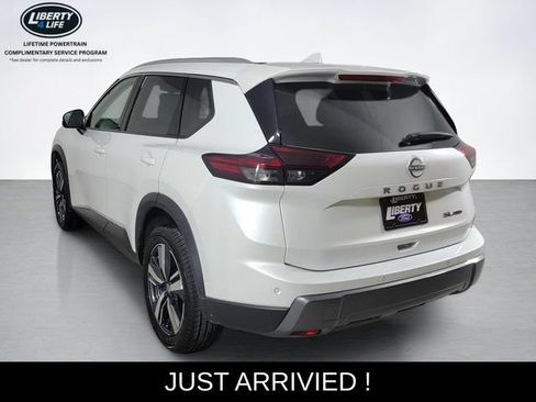 Used 2026 Nissan Rogue SL AWD/4WD image 5
