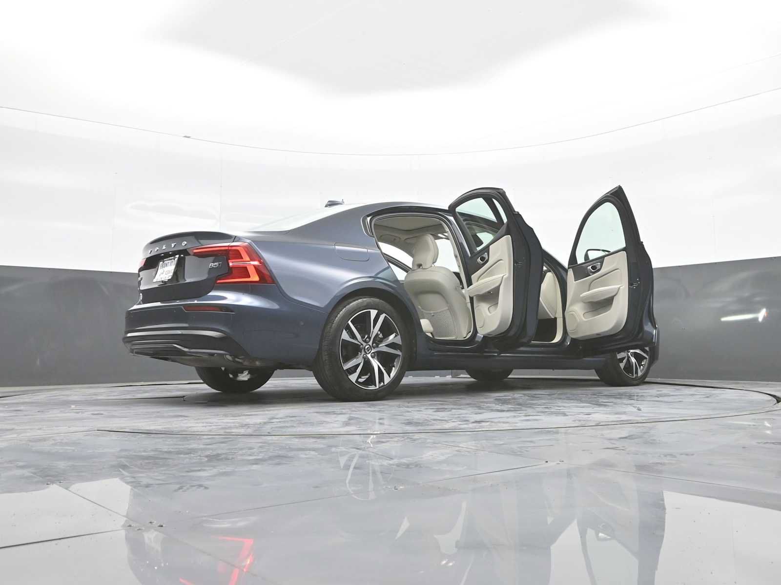Used 2024 Volvo S60 B5 Plus AWD/4WD image 49